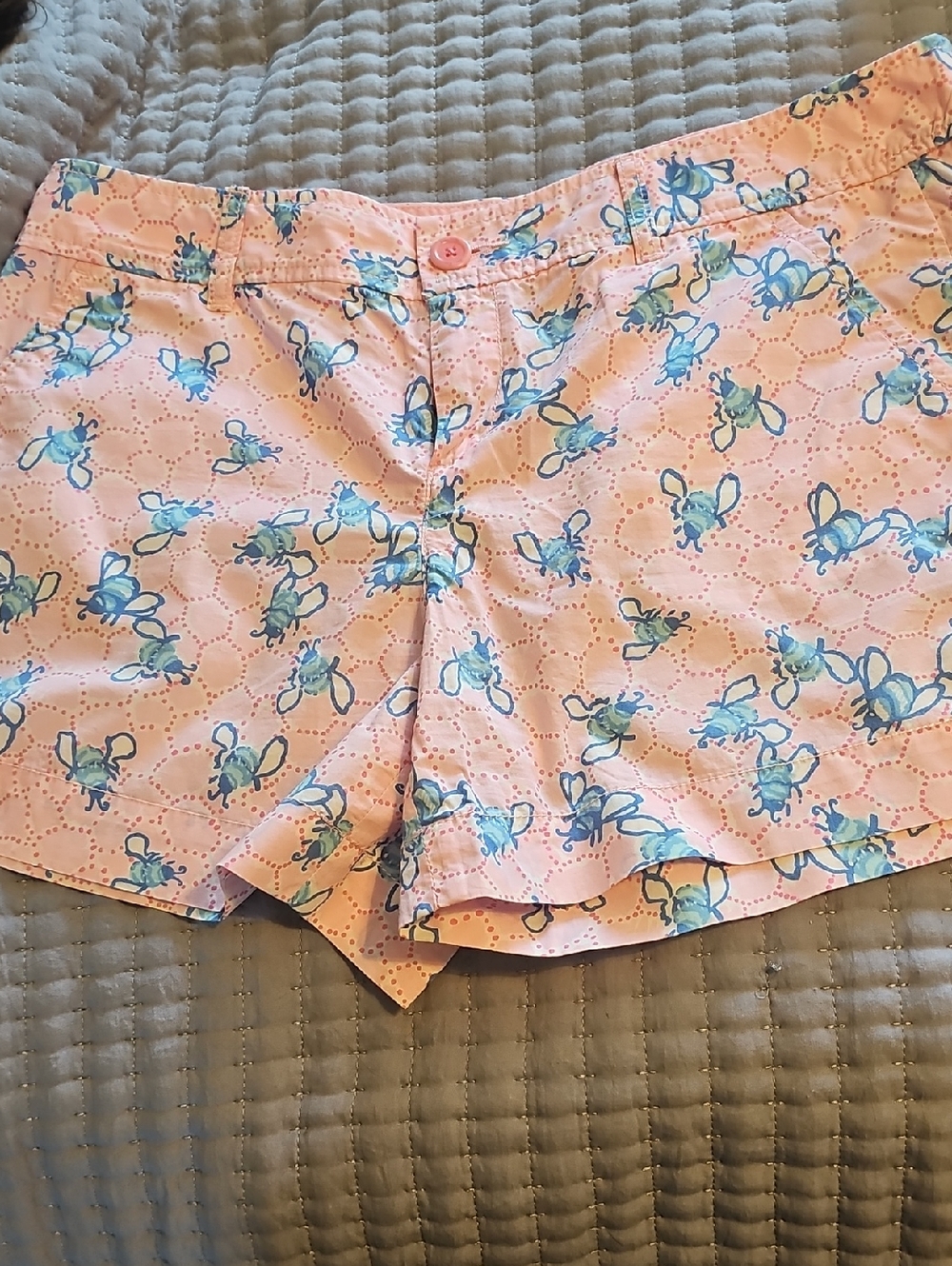 Lilly Pulitzer Bee Print Shorts Size 12